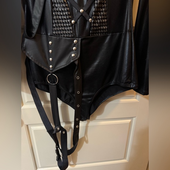Leg Avenue Medium Black CAT Bodysuit Cosplay RARE - Picture 4 of 11